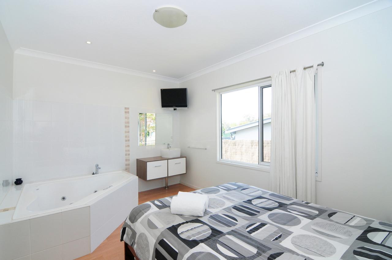 Huskisson Holiday Motel Cabins Jervis Bay Extérieur photo