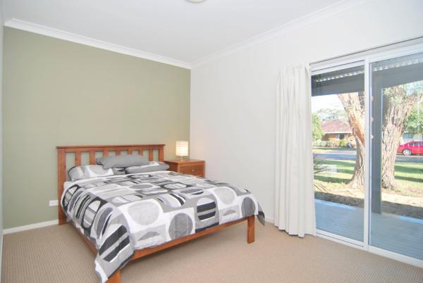 Huskisson Holiday Motel Cabins Jervis Bay Extérieur photo