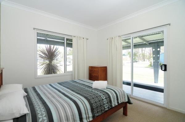 Huskisson Holiday Motel Cabins Jervis Bay Extérieur photo