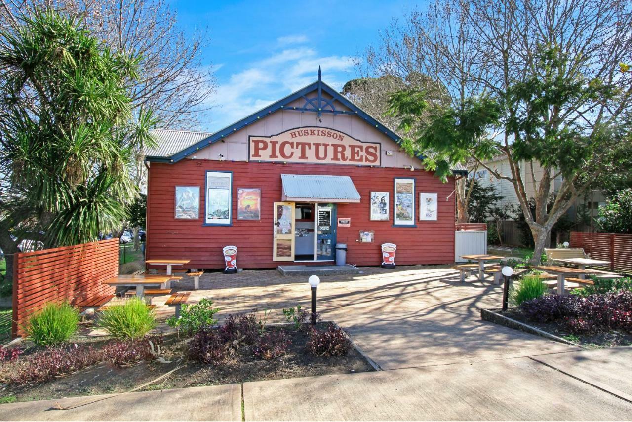 Huskisson Holiday Motel Cabins Jervis Bay Extérieur photo