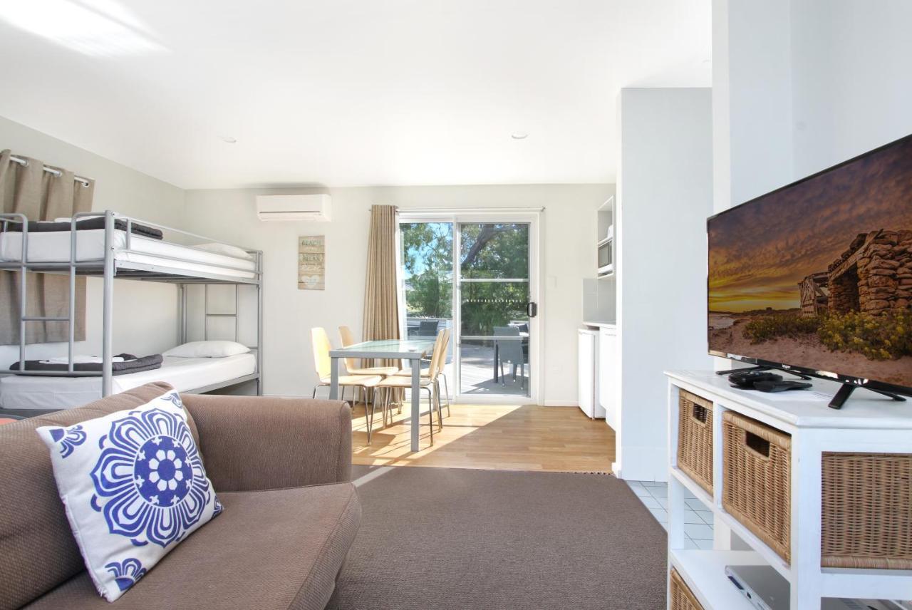Huskisson Holiday Motel Cabins Jervis Bay Extérieur photo